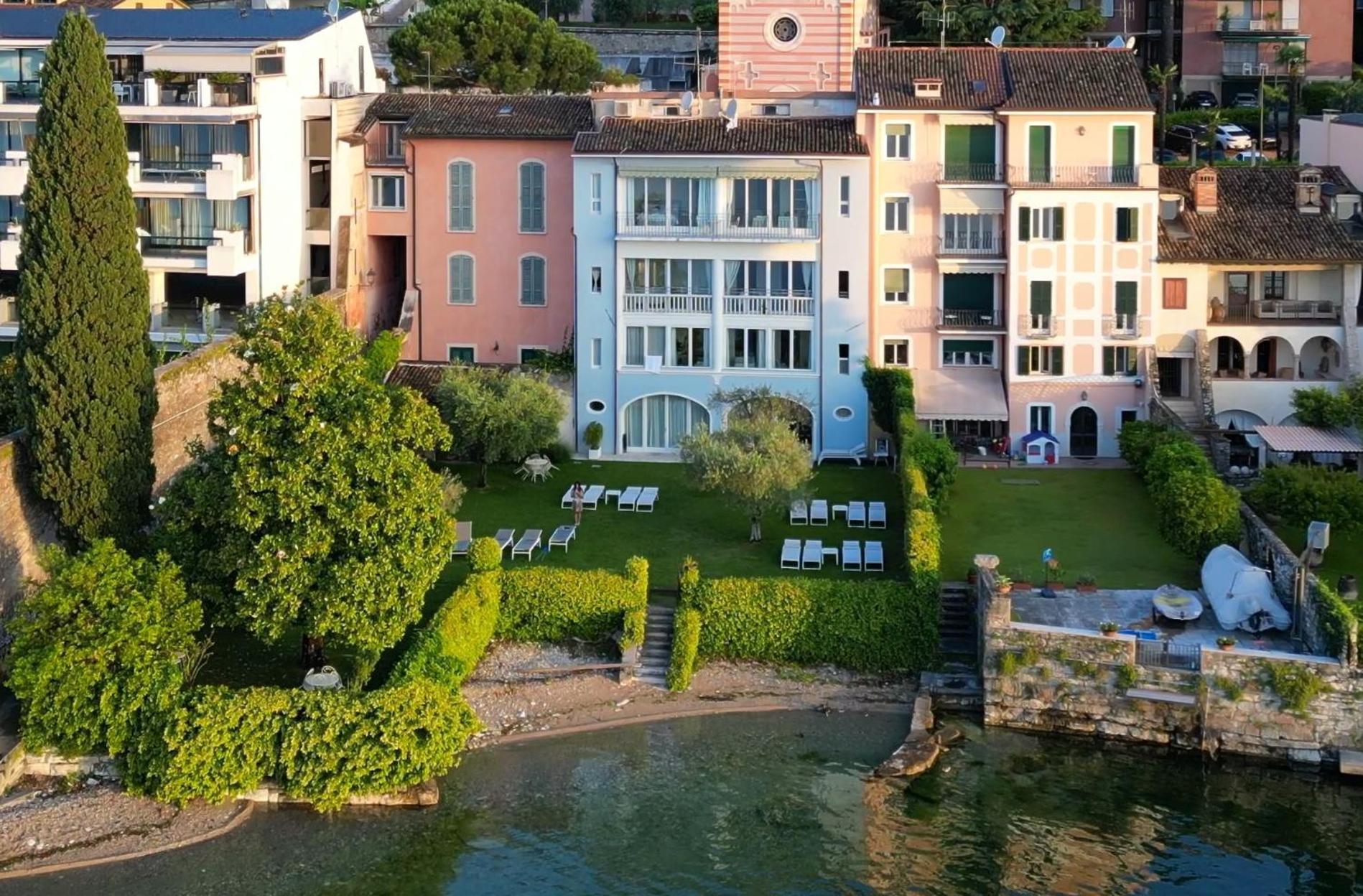 Luxury Lakeside Apartment Right On The Water Salò Zewnętrze zdjęcie