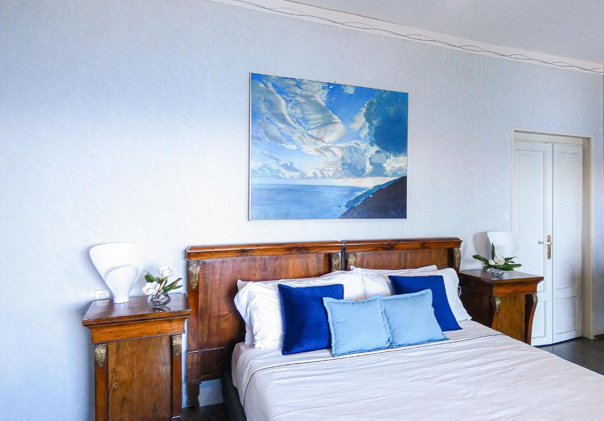 Luxury Lakeside Apartment Right On The Water Salò Zewnętrze zdjęcie