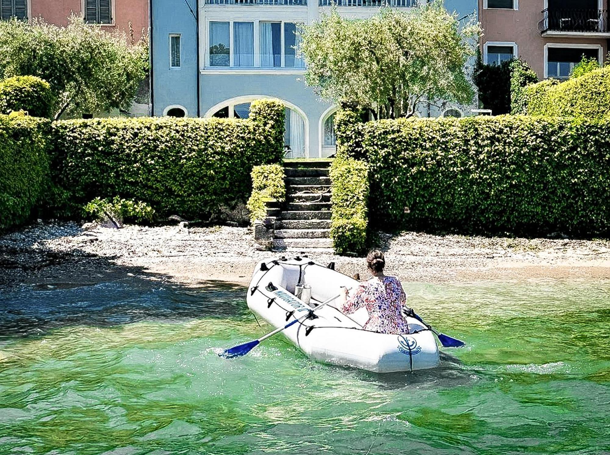 Luxury Lakeside Apartment Right On The Water Salò Zewnętrze zdjęcie